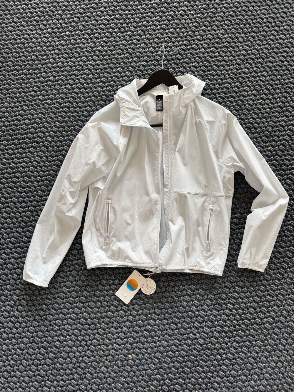 Vuori White Hooded Renew Women's Trainer Shell